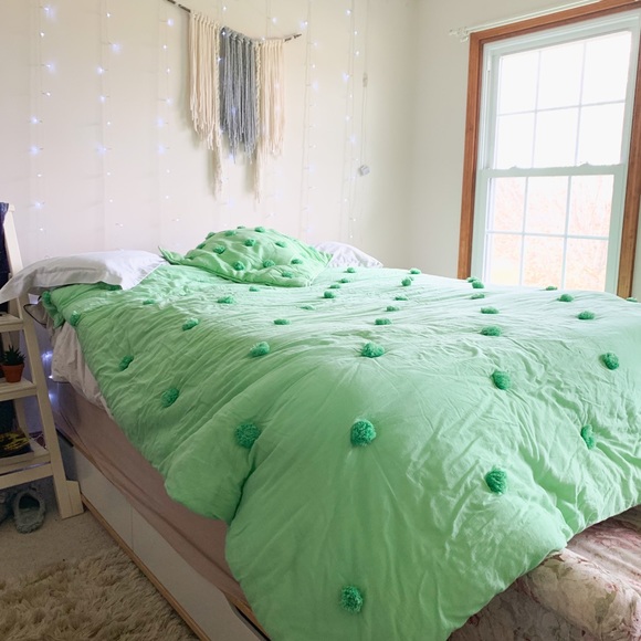 Pottery Barn Kids Bedding Pb Teen Crinkle Puff Quilt Pom Queen